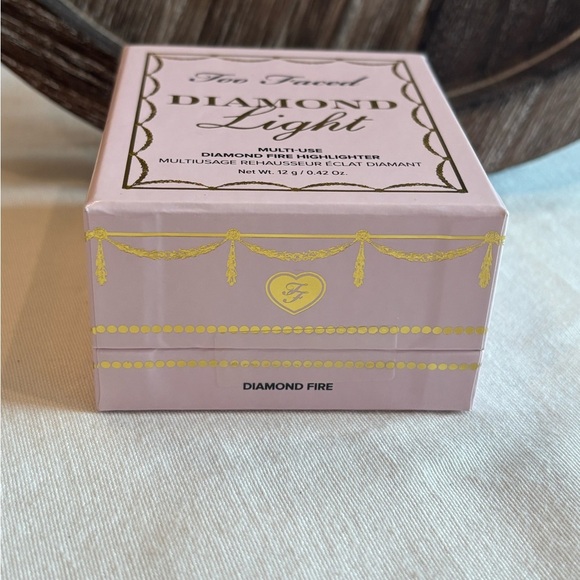 Too Faced Diamond Light Multi-Use Diamond Fire Highlighter • 12g / 0.42oz - Picture 2 of 8